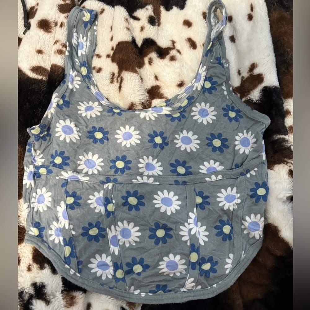 Cropped flower top.